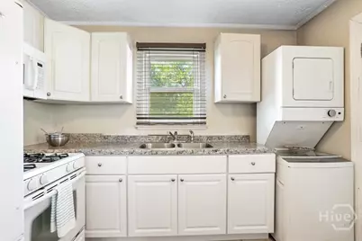 2221 E 57th Street, Savannah, GA 31404 - Photo 11