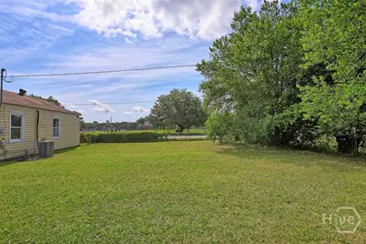 2221 E 57th Street, Savannah, GA 31404 - Photo 23
