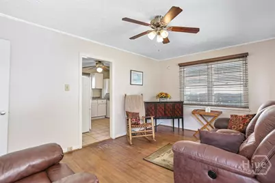 2221 E 57th Street, Savannah, GA 31404 - Photo 7