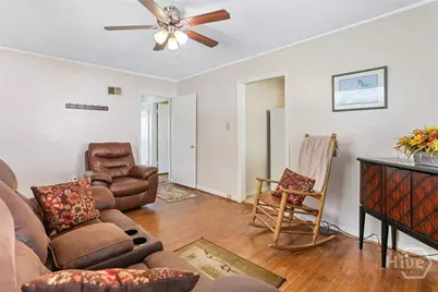 2221 E 57th Street, Savannah, GA 31404 - Photo 9
