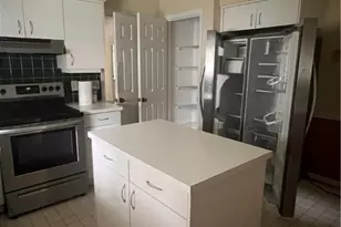 300 Hampton St, Savannah, GA 31405 - Photo 17
