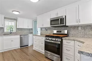 719 E 1st St, Midway, GA 31320 - Photo 11