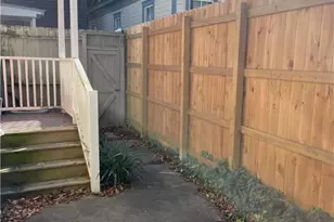555 E Harris St, Savannah, GA 31401 - Photo 17