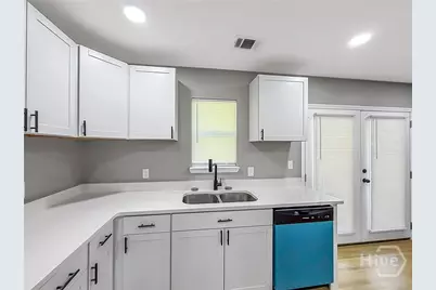 103 Kingman Avenue, Savannah, GA 31408 - Photo 7