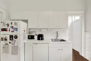 114 W Waldburg St, Savannah, GA 31401 - Photo 15