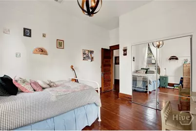 114 W Waldburg Street, Savannah, GA 31401 - Photo 11
