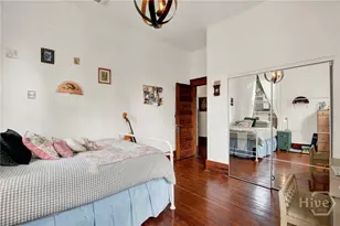 114 W Waldburg St, Savannah, GA 31401 - Photo 11