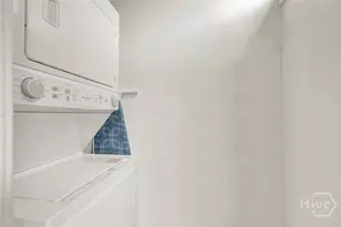 114 W Waldburg St, Savannah, GA 31401 - Photo 17