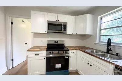 413 Barnhill Drive, Savannah, GA 31406 - Photo 11