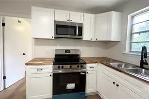 413 Barnhill Dr, Savannah, GA 31406 - Photo 11