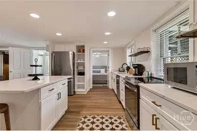 17 W Park Avenue, Savannah, GA 31401 - Photo 23