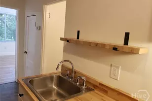 732 E Henry St, Savannah, GA 31401 - Photo 7