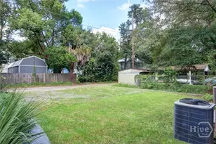 732 E Henry St, Savannah, GA 31401 - Photo 11