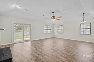 625 Trevor St, Hinesville, GA 31313 - Photo 7