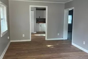 1226 E 38th St, Savannah, GA 31404 - Photo 9