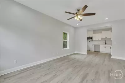 1112 E Waldburg Street, Savannah, GA 31404 - Photo 7