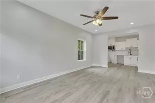 1112 E Waldburg St, Savannah, GA 31404 - Photo 7