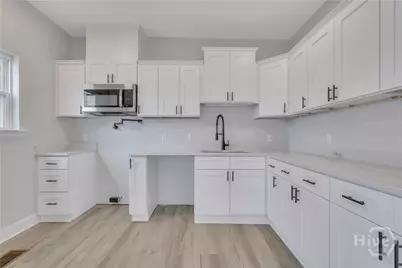 1112 E Waldburg Street, Savannah, GA 31404 - Photo 13