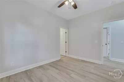 1112 E Waldburg Street, Savannah, GA 31404 - Photo 23