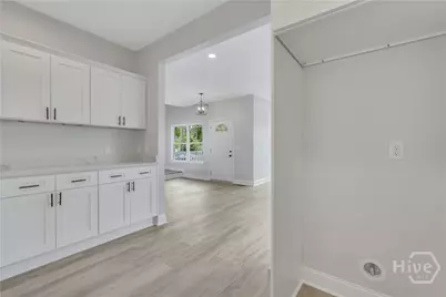 1112 E Waldburg Street, Savannah, GA 31404 - Photo 11