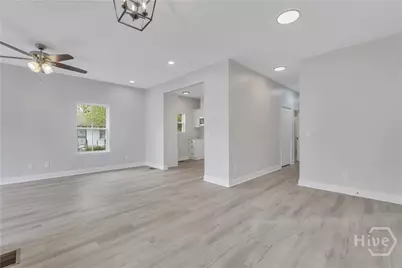 1112 E Waldburg Street, Savannah, GA 31404 - Photo 3