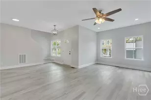 1112 E Waldburg St, Savannah, GA 31404 - Photo 5