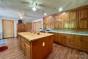 668 Henderson Rd, Macon, GA 31211 - Photo 9