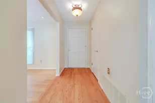 22 River Oaks Rd, Savannah, GA 31410 - Photo 5
