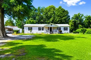 140 SE Crosby St, Surrency, GA 31563 - Photo 3