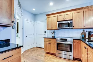 305 E Bolton St, Savannah, GA 31401 - Photo 11
