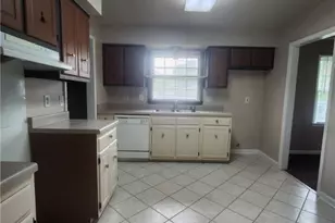 311 Holly Hill Rd, Savannah, GA 31410 - Photo 5