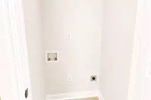 642 W 42nd St, Savannah, GA 31415 - Photo 7
