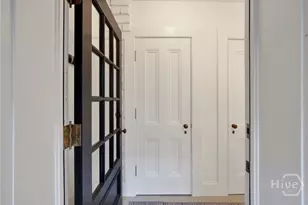 224 E Jones Ln, Savannah, GA 31401 - Photo 5