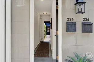 224 E Jones Ln, Savannah, GA 31401 - Photo 3
