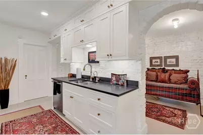 224 E Jones Lane #Garden, Savannah, GA 31401 - Photo 11