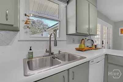 807 Dyches Drive, Savannah, GA 31406 - Photo 17