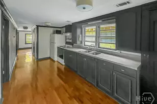 509 E Harris St, Savannah, GA 31401 - Photo 11