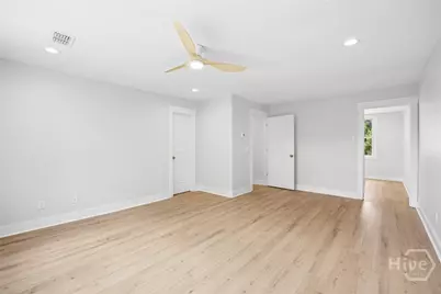104 W 41st Street, Savannah, GA 31401 - Photo 19