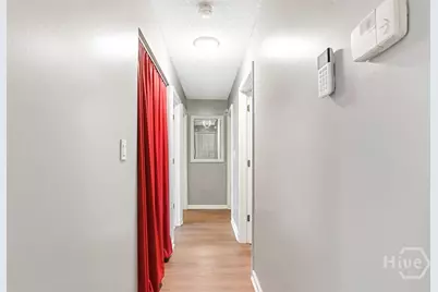 8 Hillyer Drive, Savannah, GA 31406 - Photo 13