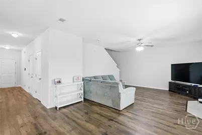 111 W Winn Avenue, Hinesville, GA 31313 - Photo 5