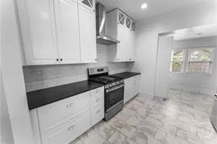 1226 E 31st St, Savannah, GA 31404 - Photo 9