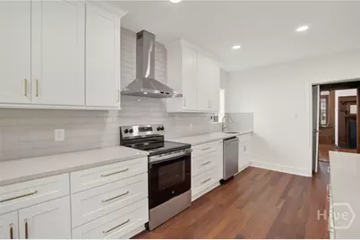 513 W 37th Street, Savannah, GA 31415 - Photo 17