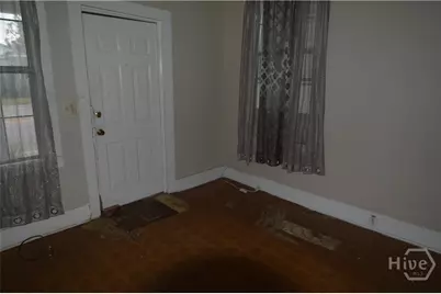 1010 W Victory Drive, Savannah, GA 31405 - Photo 7