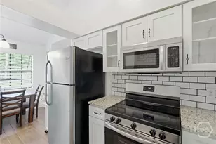 126 S Robinhood Dr, Savannah, GA 31406 - Photo 9