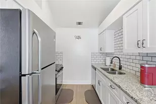 126 S Robinhood Dr, Savannah, GA 31406 - Photo 13