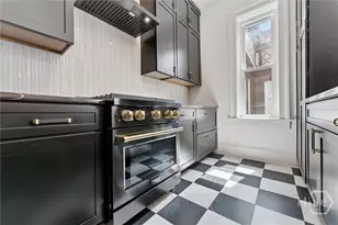 24 E Liberty St, Savannah, GA 31401 - Photo 11