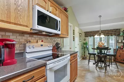 31 S Lake Drive, Savannah, GA 31410 - Photo 13
