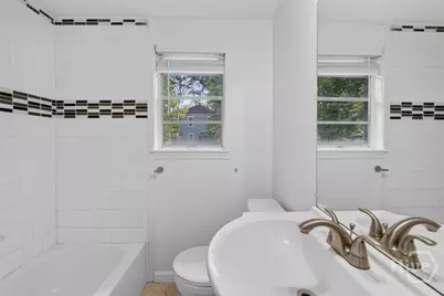703 E 34th Street, Savannah, GA 31401 - Photo 13