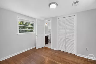 703 E 34th Street, Savannah, GA 31401 - Photo 11