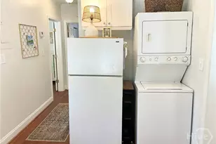 215 W Taylor St, Savannah, GA 31401 - Photo 15